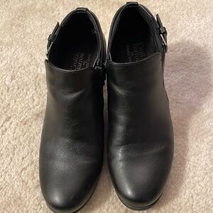 Croft and Barrow w/Ortholite Eco size 7 black. Roughly 2 inch heel.